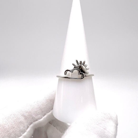 Sale $15 Firm! .925 Sterling Silver Cloud & Sun Ring - Picture 7 of 15